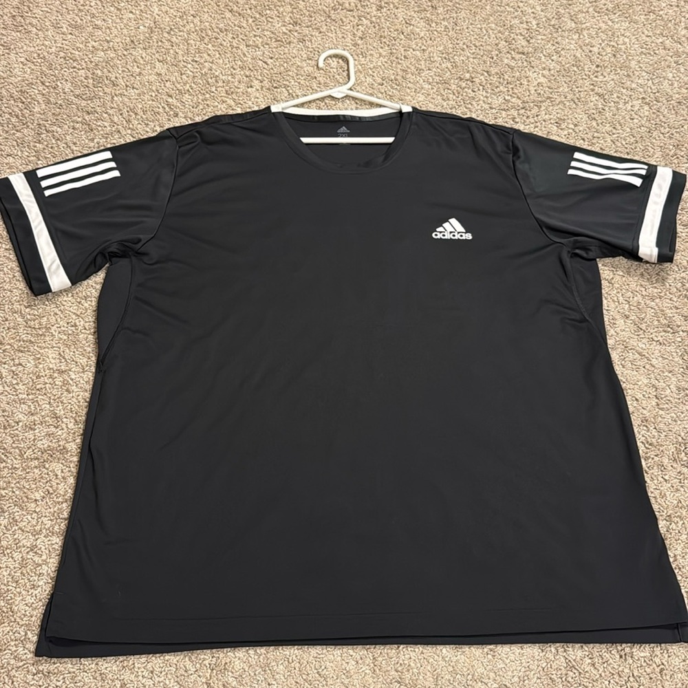 46. Adidas Men's Black T-Shirt (2XL)